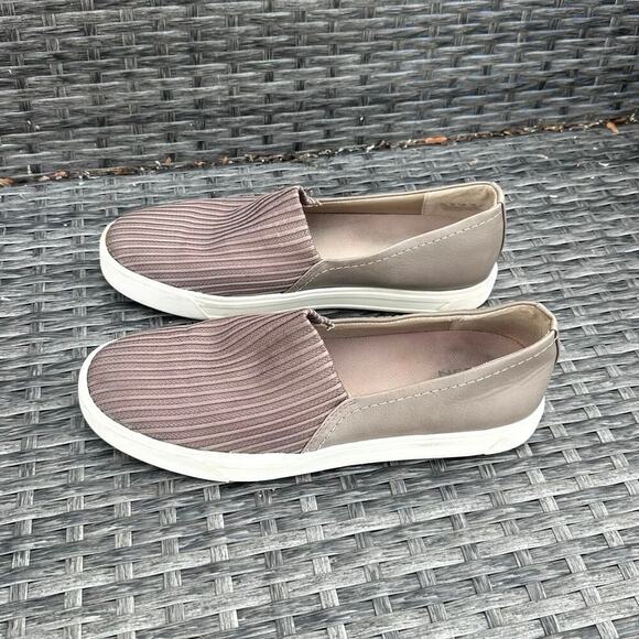 Naturalizer Women’s Brogan Stretch Slip-On Sneakers Size 11 Taupe - Picture 4 of 12